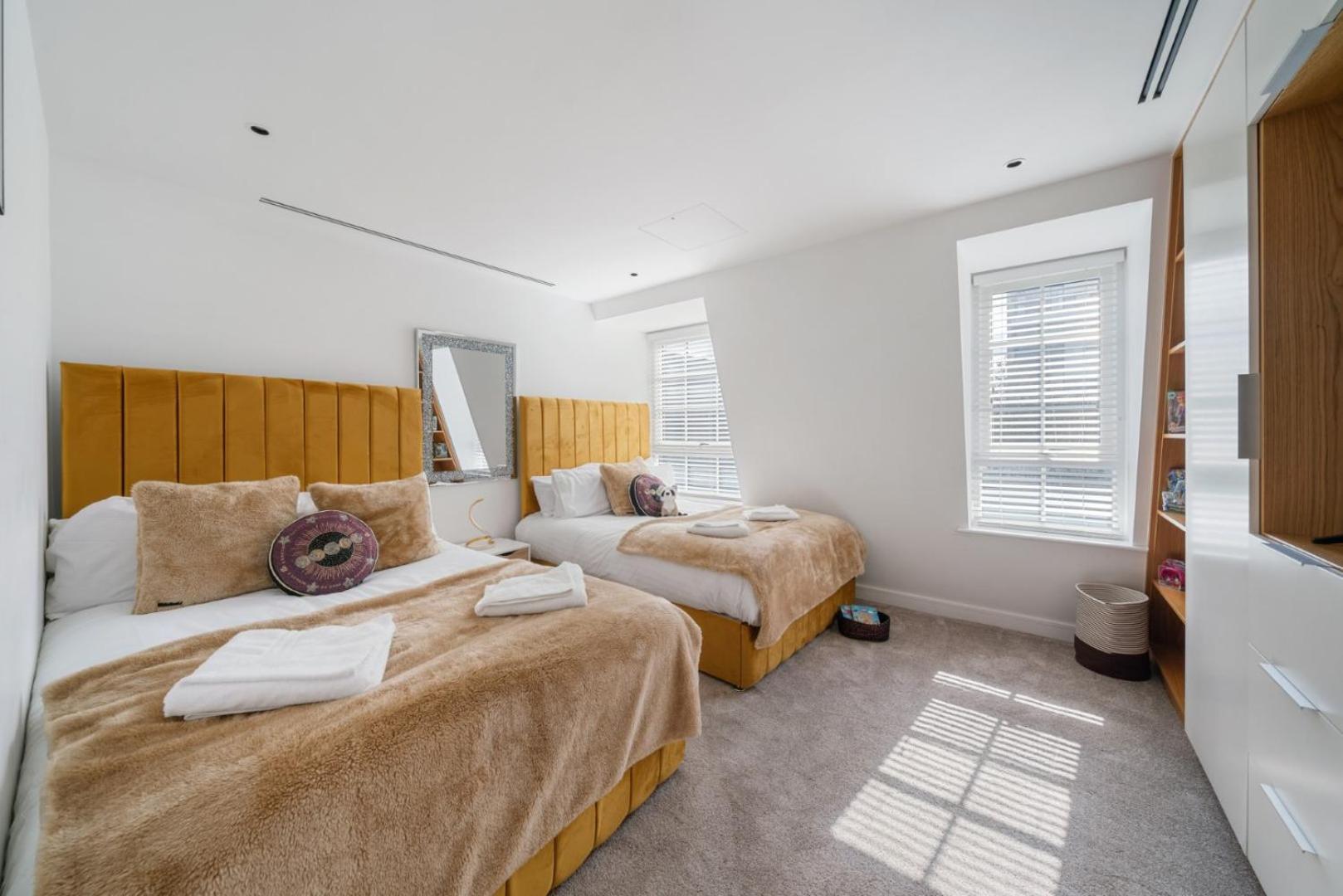 Elegant 3-Bedroom Penthouse In Marble Arch 70 Лондон Экстерьер фото