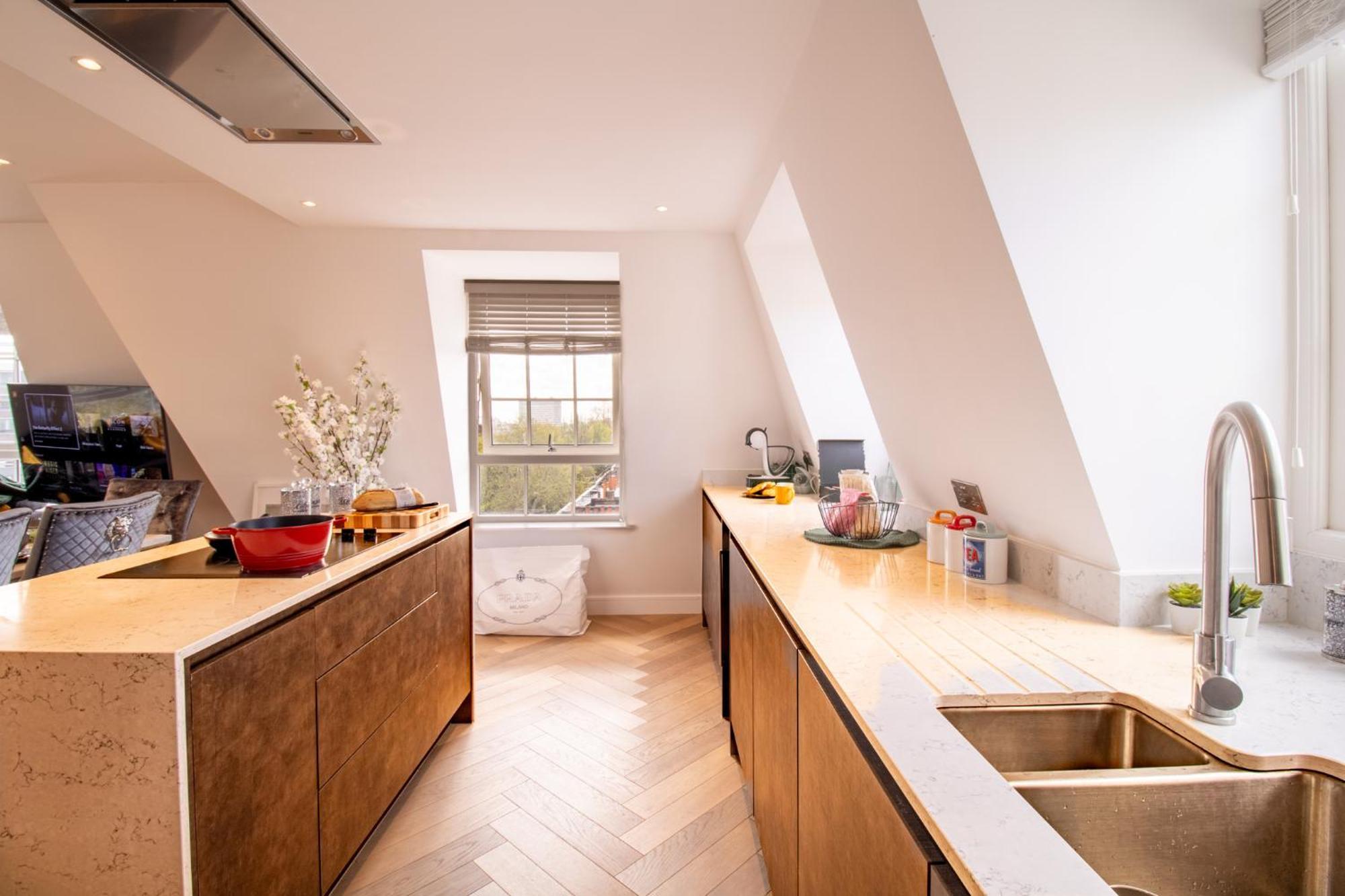 Elegant 3-Bedroom Penthouse In Marble Arch 70 Лондон Экстерьер фото