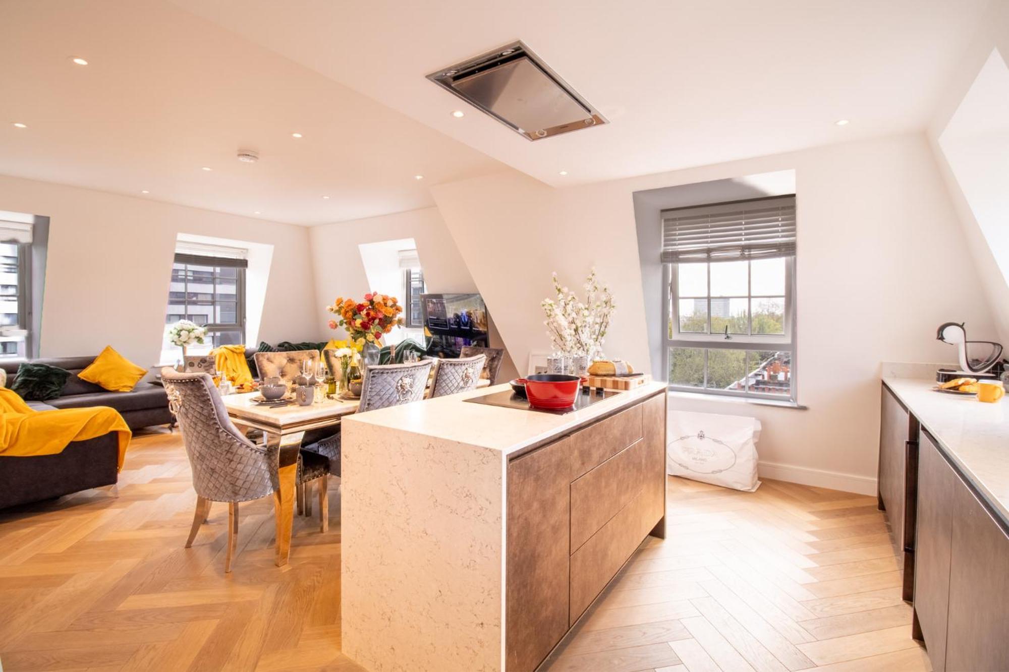 Elegant 3-Bedroom Penthouse In Marble Arch 70 Лондон Экстерьер фото