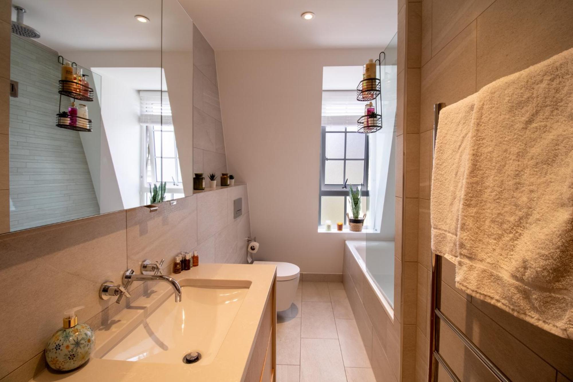 Elegant 3-Bedroom Penthouse In Marble Arch 70 Лондон Экстерьер фото
